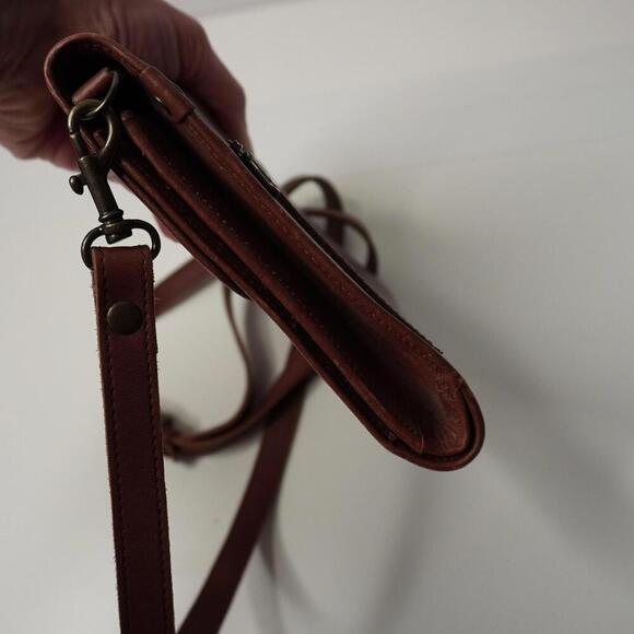 Vintage Eddie Bauer Cognac Brown Leather Crossbody Bag Organizer Classic Boho - Picture 4 of 9